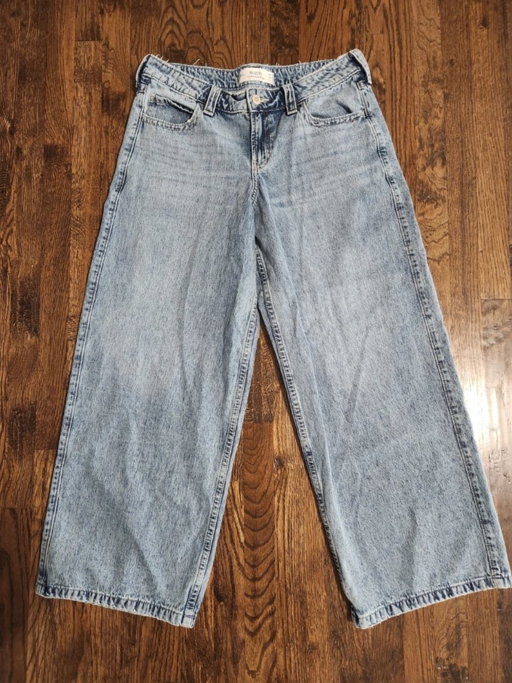 Hollister Low-Rise Super Baggy Jeans Women’s size 31L (12L)